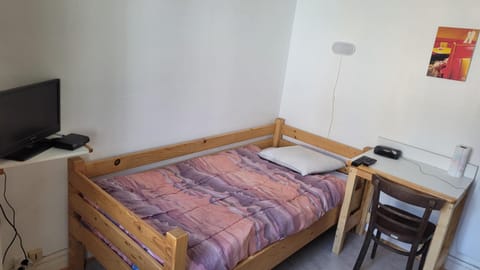 Bed, TV and multimedia