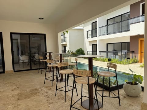 Patio, Restaurant/places to eat, Day, View (from property/room), Balcony/Terrace, Seating area