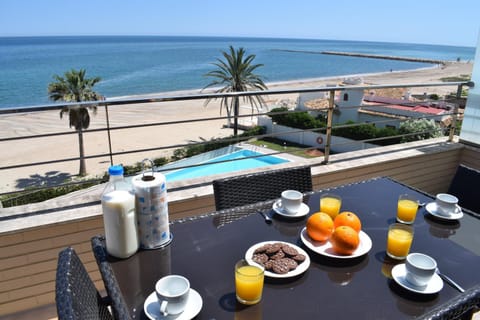 Balcony/Terrace, Lunch