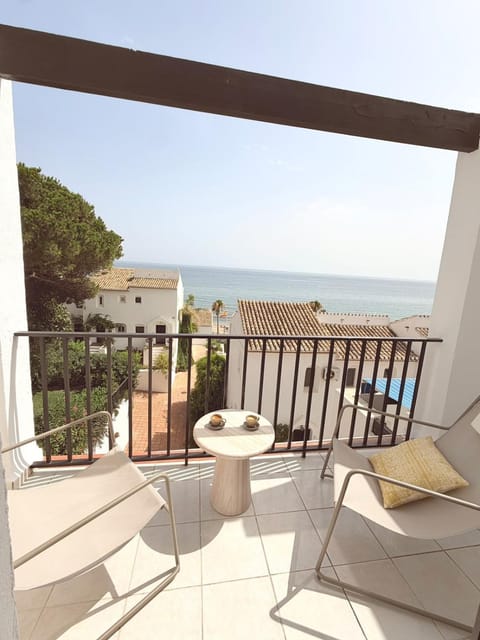 View (from property/room), Balcony/Terrace, Seating area, Sea view