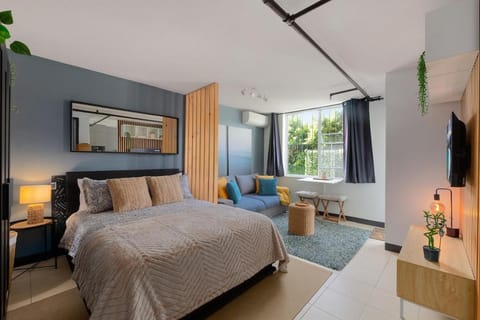 Bed, Photo of the whole room, Bedroom