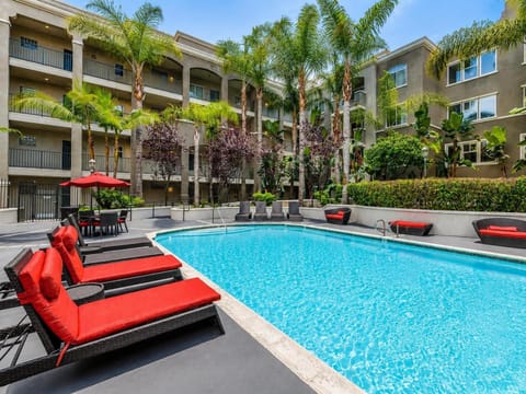 Property building, Seating area, Pool view, Swimming pool, Swimming pool