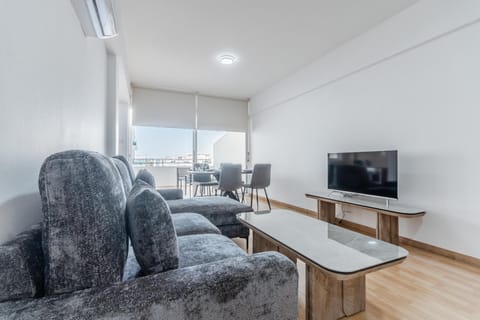 Communal lounge/ TV room, TV and multimedia, Living room, Seating area, Evening entertainment