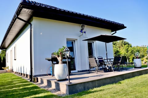 Property building, BBQ facilities, Garden