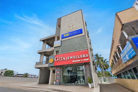 Facade/entrance