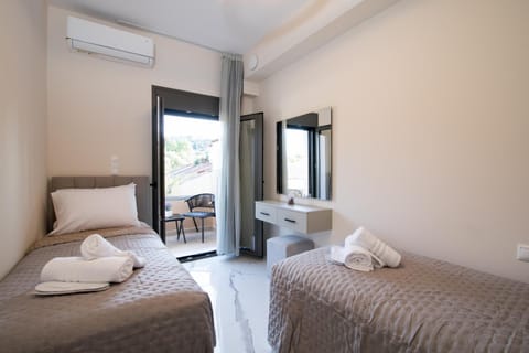 Bed, Bedroom, air conditioner