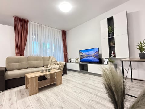 Communal lounge/ TV room, TV and multimedia, Living room, Seating area, Evening entertainment