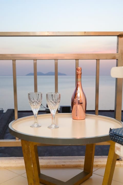 Dining area, Alcoholic drinks