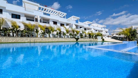 Property building, Swimming pool, Swimming pool