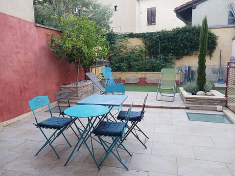 Patio, Balcony/Terrace, Dining area, sunbed