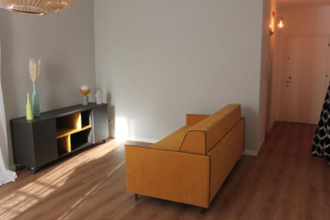 Communal lounge/ TV room, Living room, Seating area