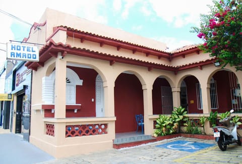 Property building, Facade/entrance, Location, Parking