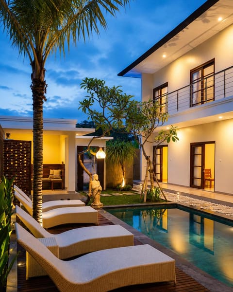 Property building, Patio, Natural landscape, Garden, View (from property/room), Balcony/Terrace, Garden view, Pool view, Swimming pool, sunbed