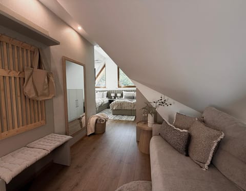 Bed, TV and multimedia, Photo of the whole room, Seating area