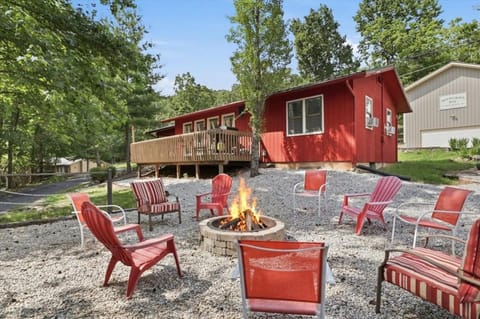 Property building, Day, BBQ facilities, Seating area, sunbed