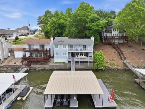 Property building, Day, Lake view, River view