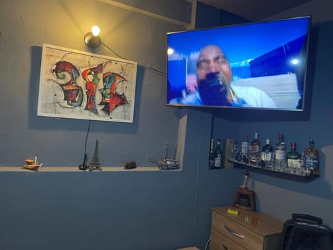 TV and multimedia, Food and drinks, Drinks