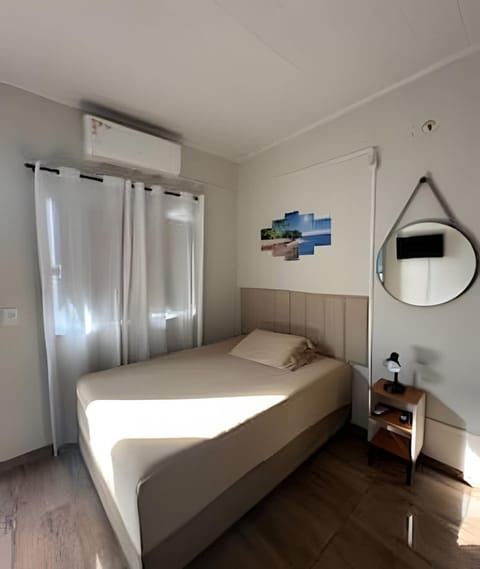 Bed, TV and multimedia, View (from property/room), Bedroom