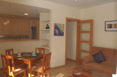 Day, Living room, Dining area, On site
