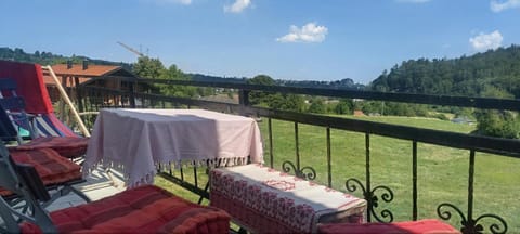 Nearby landmark, Balcony/Terrace, Landmark view