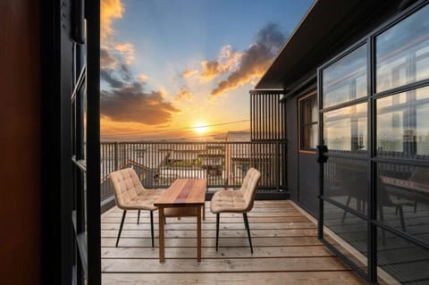 Balcony/Terrace, Photo of the whole room