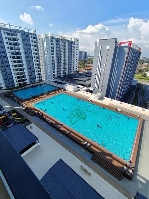 Property building, Day, Pool view, Swimming pool