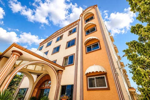 Property building, Day