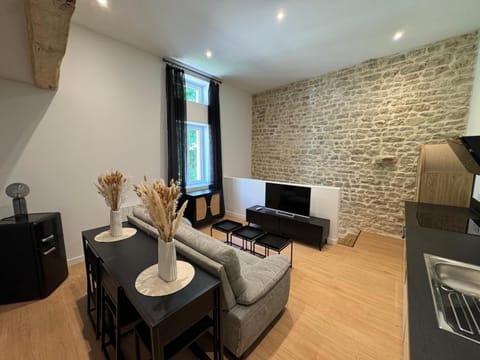 Communal lounge/ TV room, Living room, Dining area