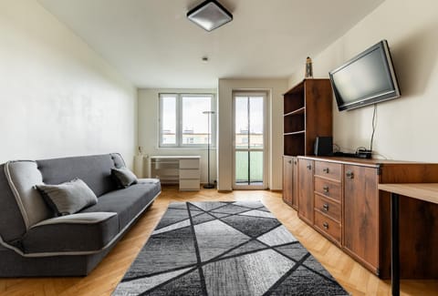 Communal lounge/ TV room, TV and multimedia, Living room, Seating area, Evening entertainment