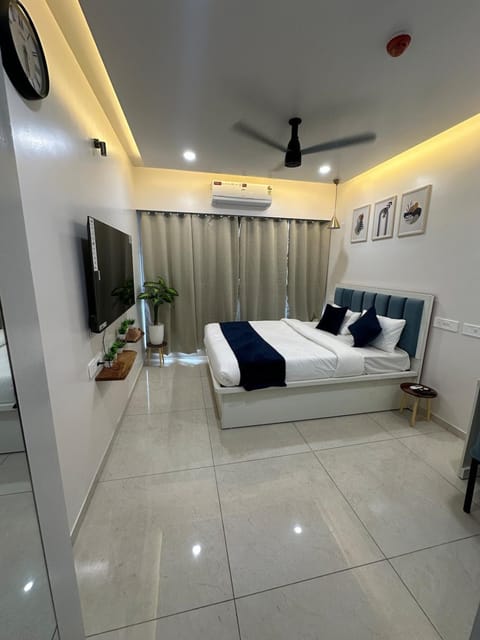 Bed, TV and multimedia, Photo of the whole room, Bedroom, air conditioner