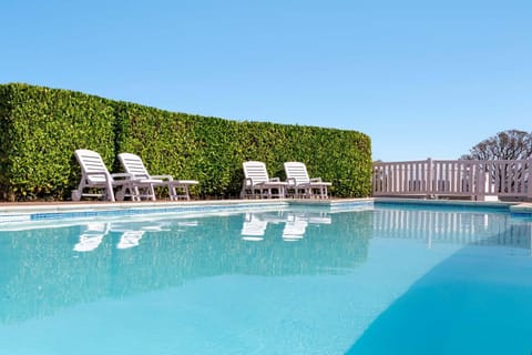 Natural landscape, Swimming pool, Sports, sunbed