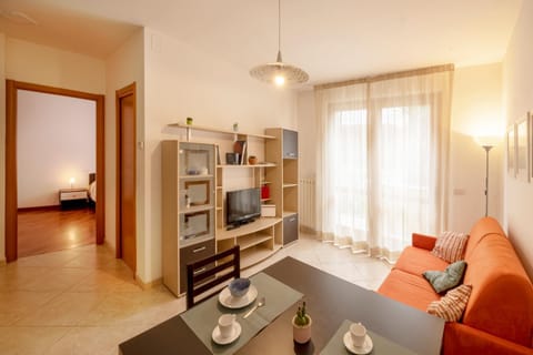 Communal lounge/ TV room, TV and multimedia, Living room, Seating area