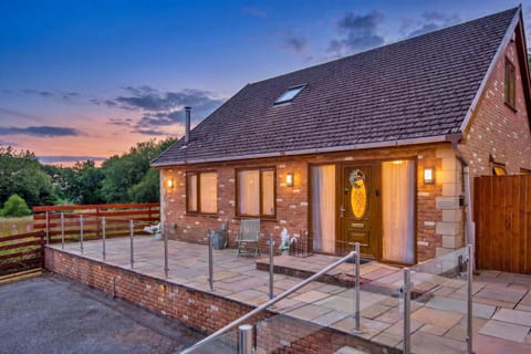 Property building, Facade/entrance, Off site