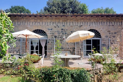 Property building, Patio, Garden, Dining area