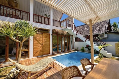 Property building, Patio, Day, View (from property/room), Balcony/Terrace, Dining area, Pool view, Swimming pool, sunbed