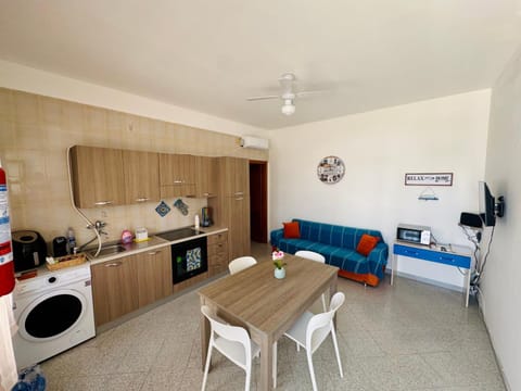 Kitchen or kitchenette, Living room, Dining area, oven, stove