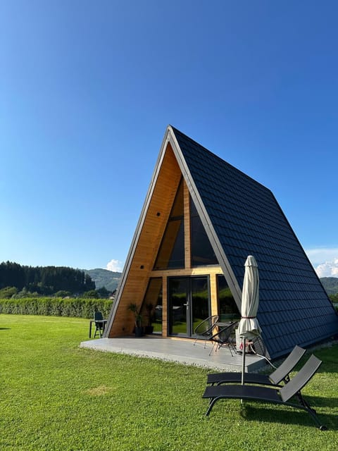 Property building, Garden, Balcony/Terrace, Mountain view, sunbed