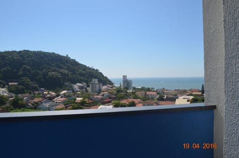 Mountain view, Sea view