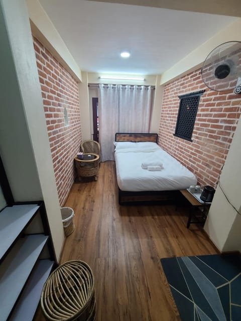 Bed, Photo of the whole room, towels