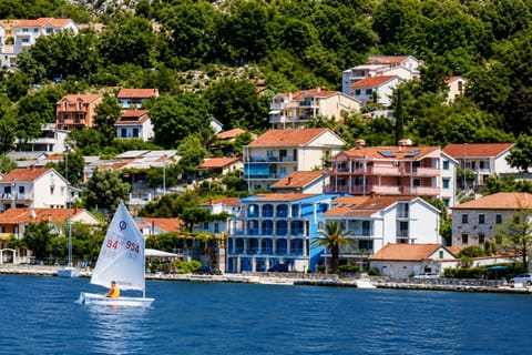 Property building, Neighbourhood, Sea view