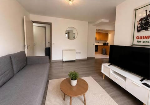 Communal lounge/ TV room, TV and multimedia, Living room, Seating area