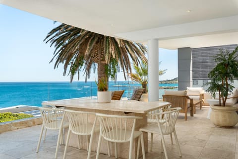 Patio, Day, Natural landscape, View (from property/room), Balcony/Terrace, Seating area, Dining area, Beach, Sea view