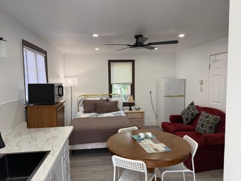Dining area, Bedroom