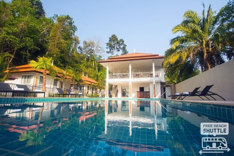 Property building, Day, Pool view, Swimming pool