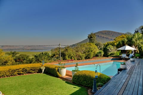 Nearby landmark, Spring, Day, Natural landscape, Garden, Garden view, Mountain view, Pool view, Swimming pool, sunbed