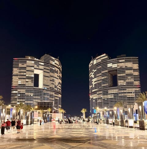 Night, Location