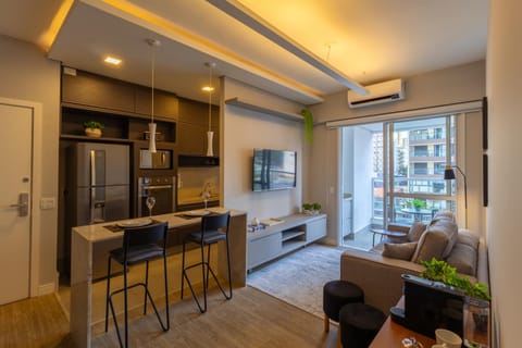 Kitchen or kitchenette, Living room, Seating area, Dining area, air conditioner