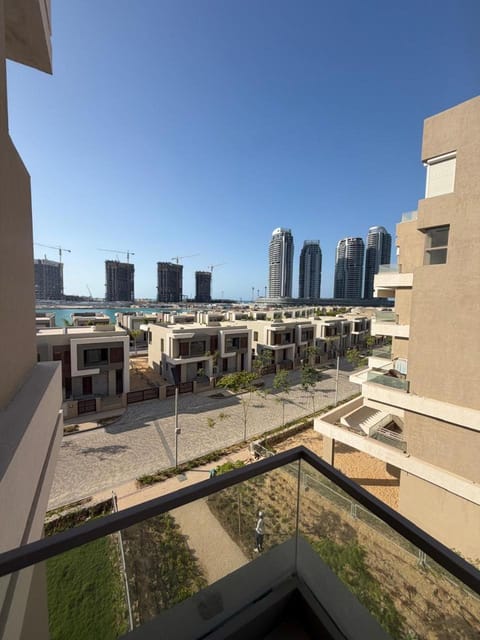 Property building, View (from property/room), Balcony/Terrace
