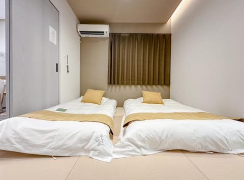 Bedroom, air conditioner