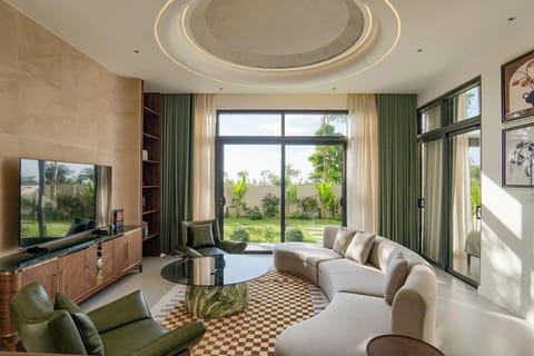 Communal lounge/ TV room, Living room, Seating area